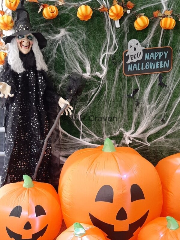 96 It's Halloween!